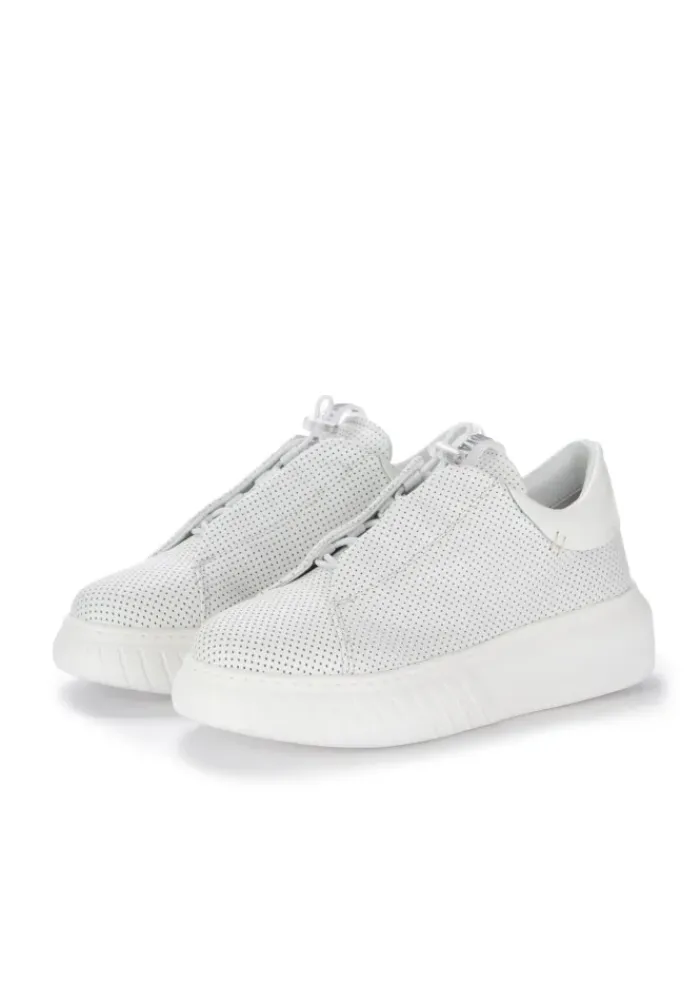 ANDIA FORA | SNEAKER SLIP-ON LIBI CUT DRILL GLOSS WEIß Online